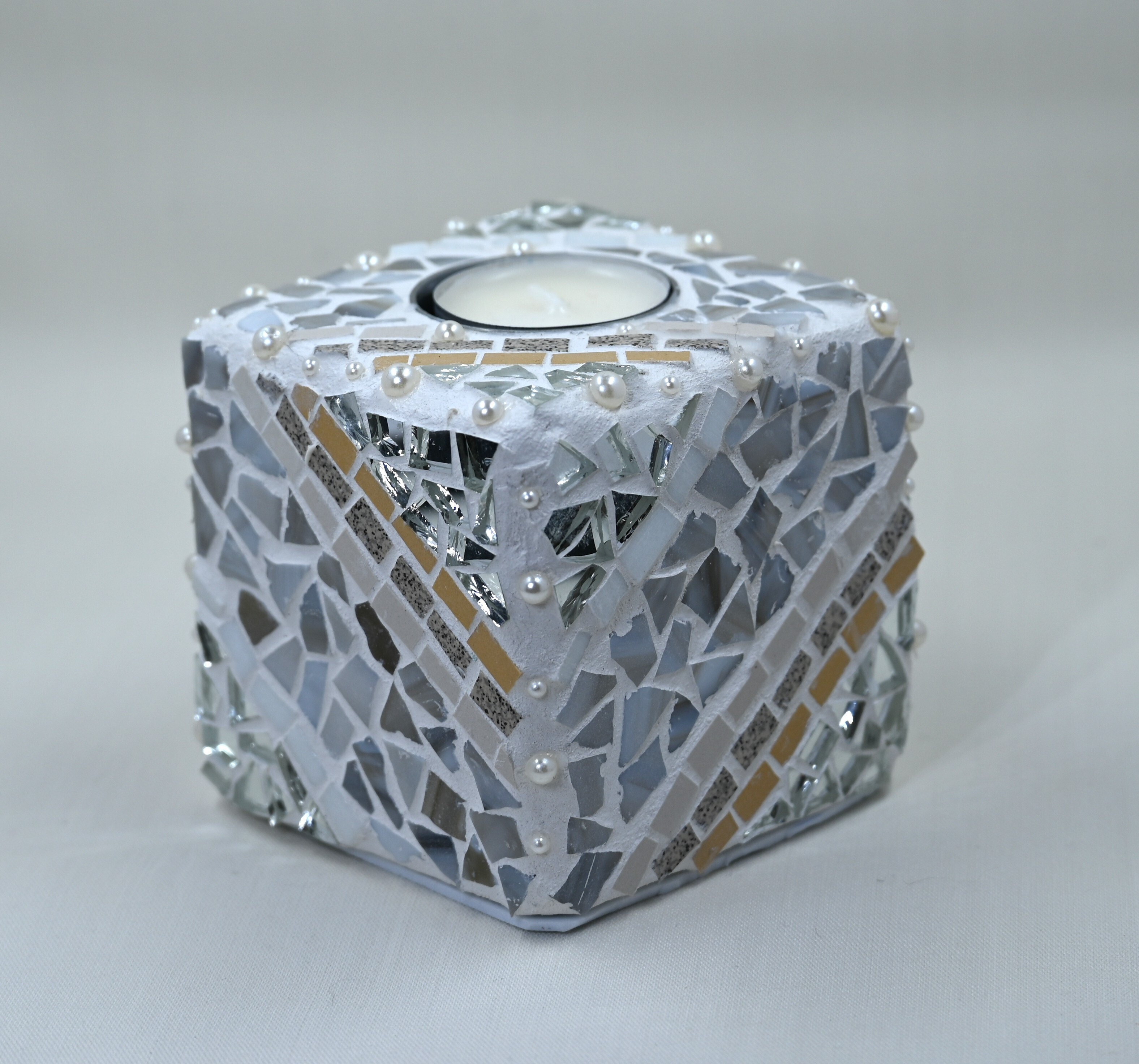 Kerzenhalter Cube Seidenweiss